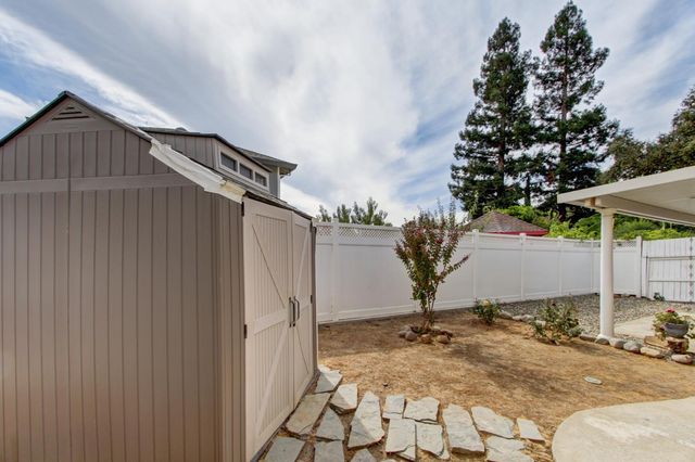 6032 ROSWITHA Ct, Sacramento, CA 95608