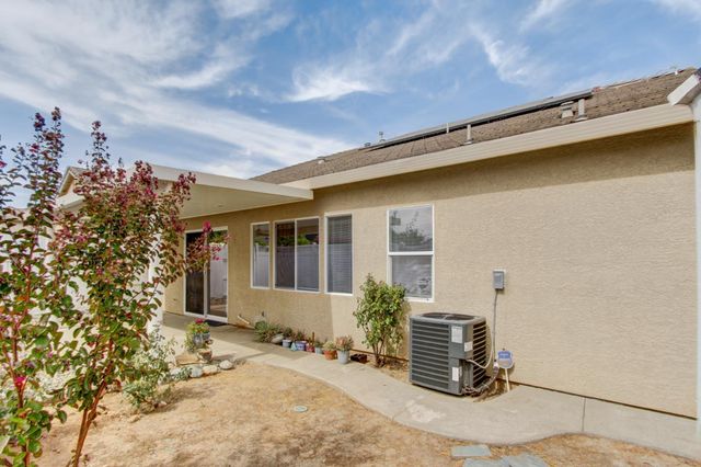 6032 ROSWITHA Ct, Sacramento, CA 95608