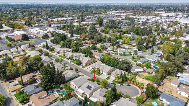 6032 ROSWITHA Ct, Sacramento, CA 95608