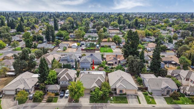 6032 ROSWITHA Ct, Sacramento, CA 95608