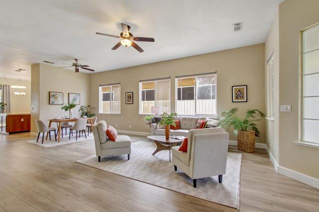 6032 ROSWITHA Ct, Sacramento, CA 95608