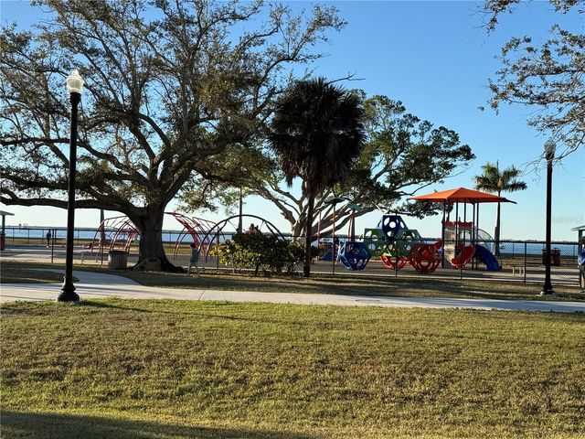 621 or 625 W RETTA ESPLANADE, Punta Gorda, FL 33950