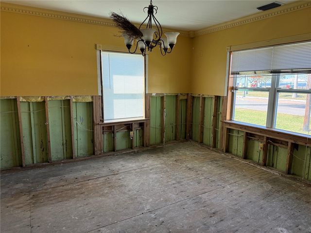 621 or 625 W RETTA ESPLANADE, Punta Gorda, FL 33950