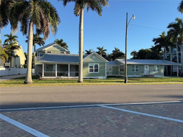 621 or 625 W RETTA ESPLANADE, Punta Gorda, FL 33950