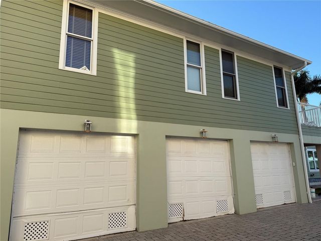 621 or 625 W RETTA ESPLANADE, Punta Gorda, FL 33950