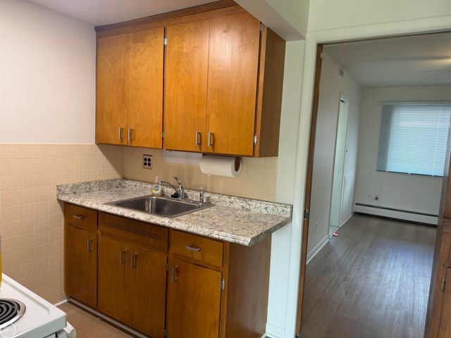 2121 CLAWSON Avenue, Royal Oak, MI 48073