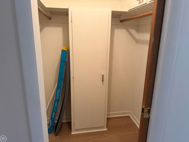 2121 CLAWSON Avenue, Royal Oak, MI 48073