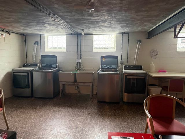 2121 CLAWSON Avenue, Royal Oak, MI 48073