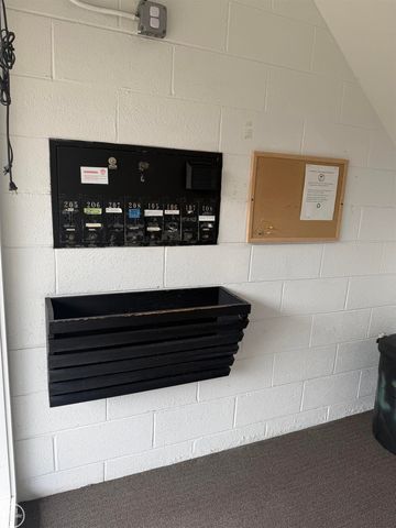 2121 CLAWSON Avenue, Royal Oak, MI 48073