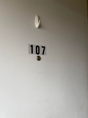 2121 CLAWSON Avenue, Royal Oak, MI 48073