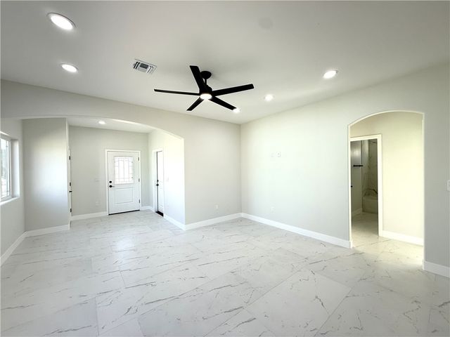 2031 Rio Grande Road, Bullhead City, AZ 86442