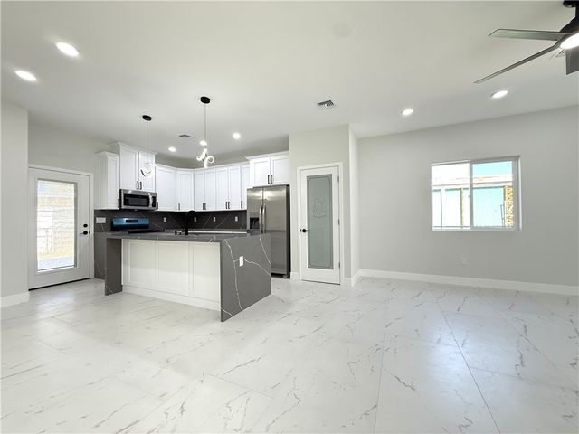 2031 Rio Grande Road, Bullhead City, AZ 86442