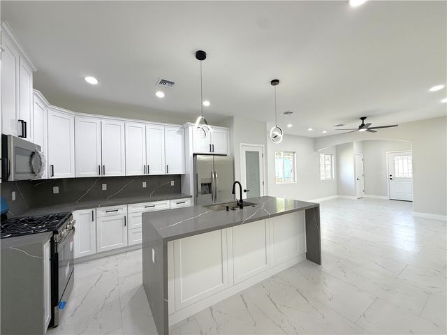 2031 Rio Grande Road, Bullhead City, AZ 86442