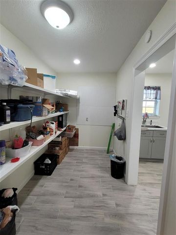 812 E Hwy 90 Highway, Iowa, LA 70647