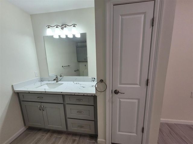 812 E Hwy 90 Highway, Iowa, LA 70647