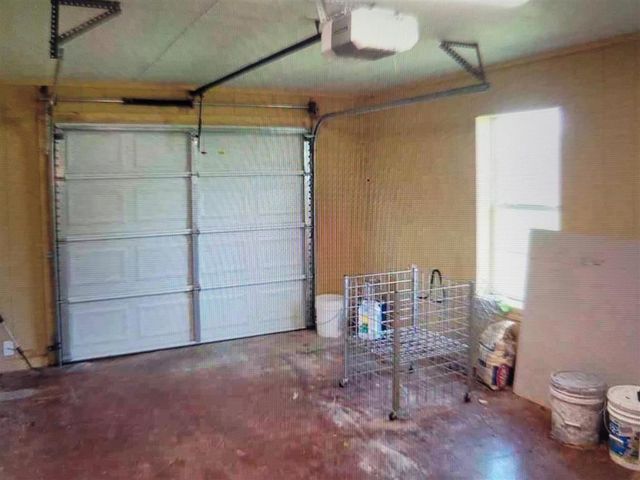 812 E Hwy 90 Highway, Iowa, LA 70647