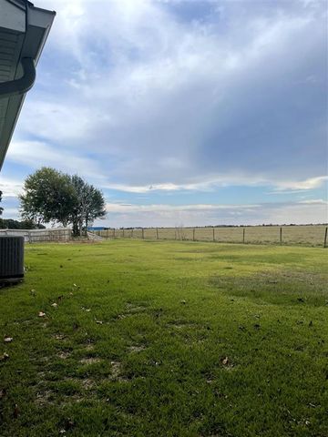 812 E Hwy 90 Highway, Iowa, LA 70647