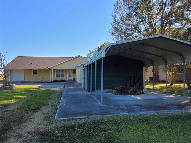 812 E Hwy 90 Highway, Iowa, LA 70647