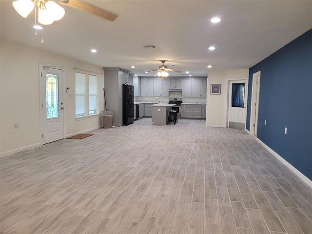 812 E Hwy 90 Highway, Iowa, LA 70647