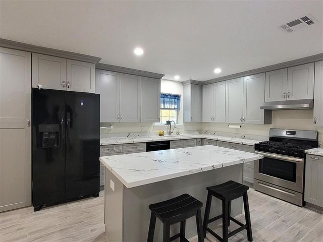 812 E Hwy 90 Highway, Iowa, LA 70647