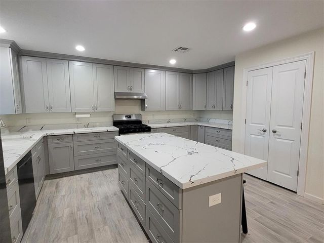 812 E Hwy 90 Highway, Iowa, LA 70647