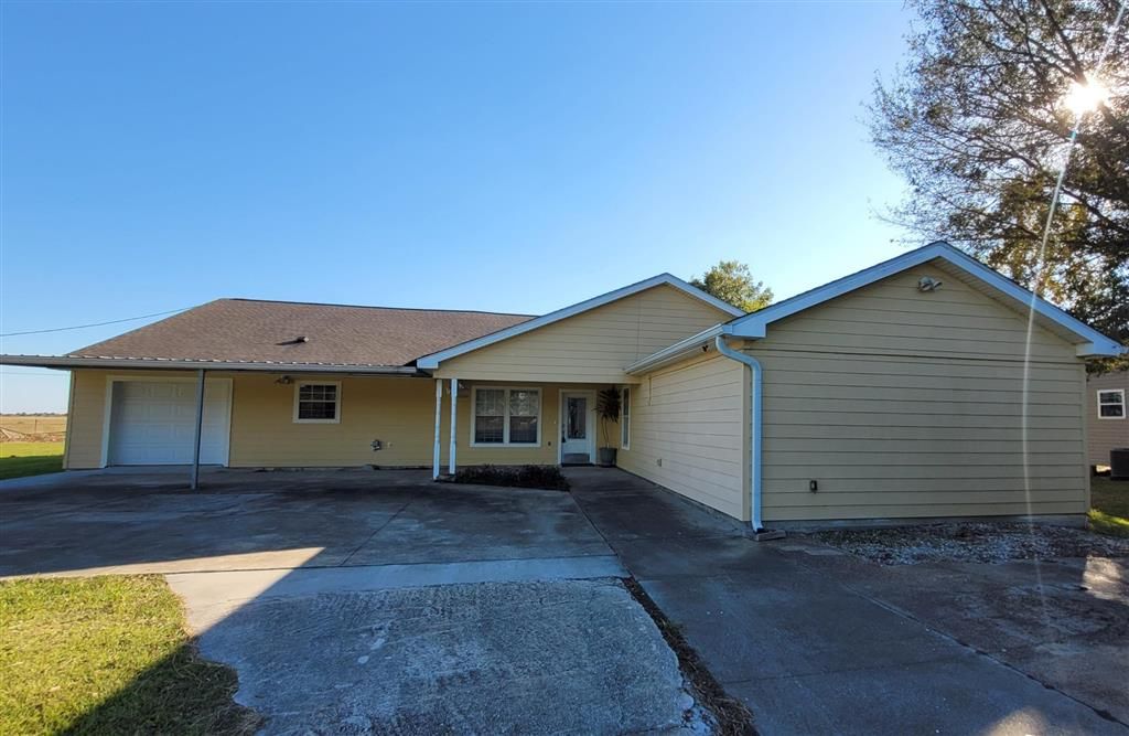 812 E Hwy 90 Highway, Iowa, LA 70647