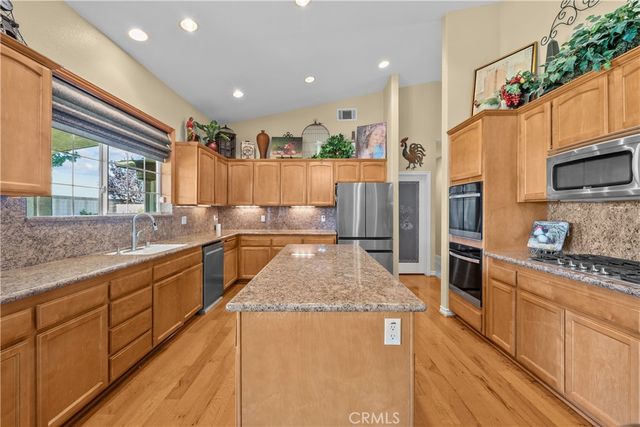 239 Hawk Lane, Palmdale, CA 93551