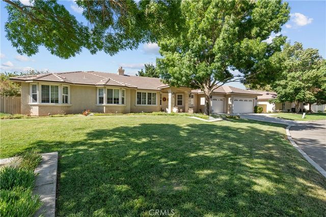 239 Hawk Lane, Palmdale, CA 93551