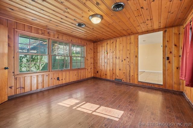 4152 S Trenton Avenue, Tulsa, OK 74105