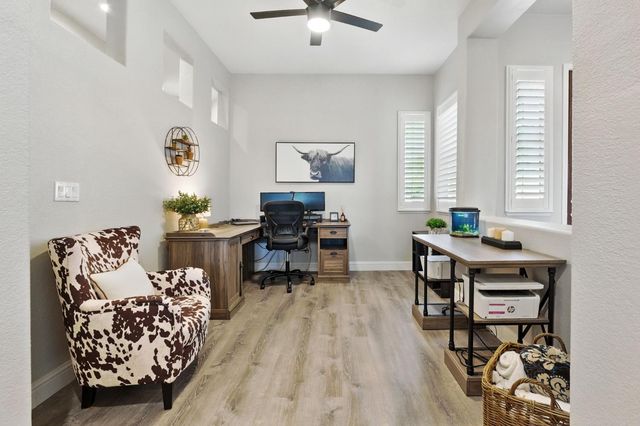 33887 Mallard St, Woodland, CA 95695