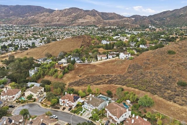 5748 Velvet Oak Court, Simi Valley, CA 93063