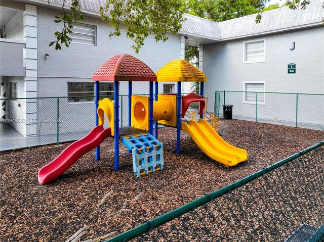 17255 SW 95th Ave 161, Palmetto Bay, FL 33157