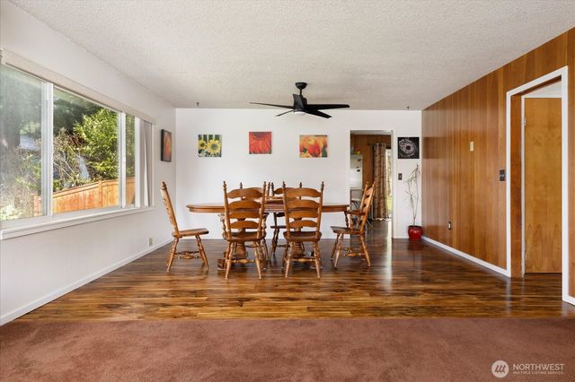 1552 NE Narrows Avenue, Oak Harbor, WA 98277