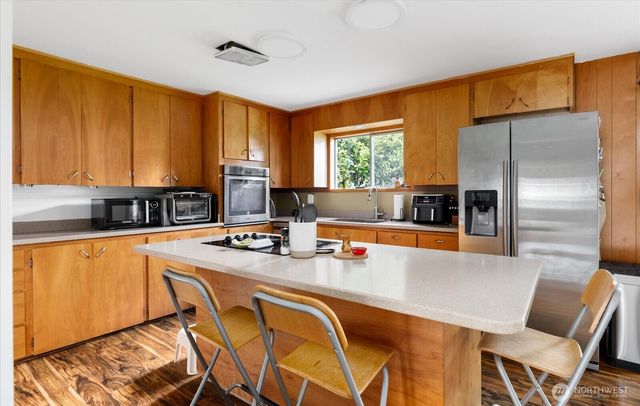 1552 NE Narrows Avenue, Oak Harbor, WA 98277