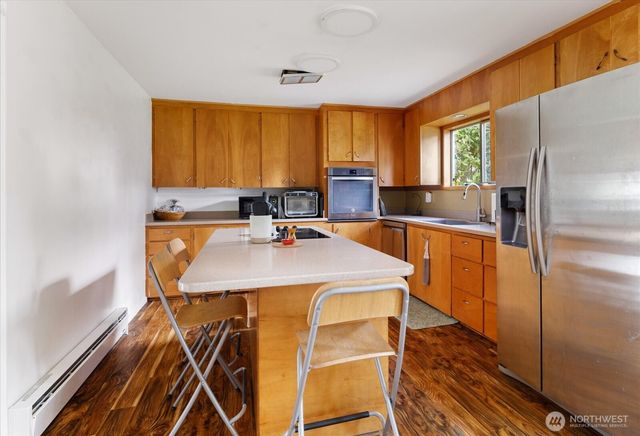 1552 NE Narrows Avenue, Oak Harbor, WA 98277