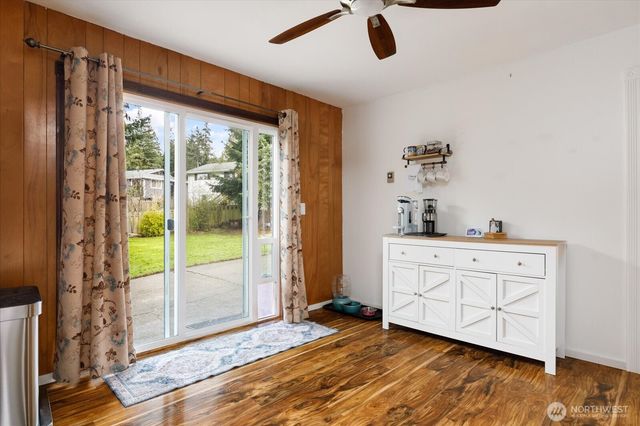 1552 NE Narrows Avenue, Oak Harbor, WA 98277