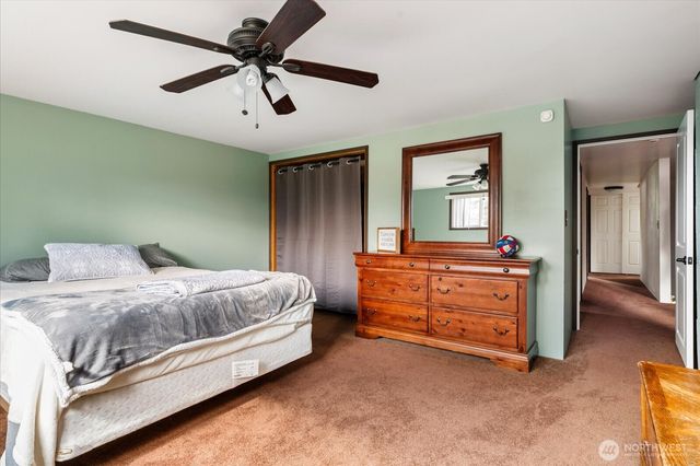 1552 NE Narrows Avenue, Oak Harbor, WA 98277