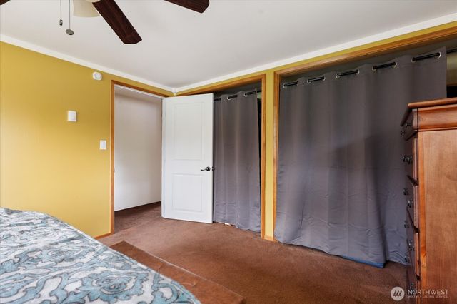 1552 NE Narrows Avenue, Oak Harbor, WA 98277