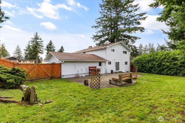 1552 NE Narrows Avenue, Oak Harbor, WA 98277