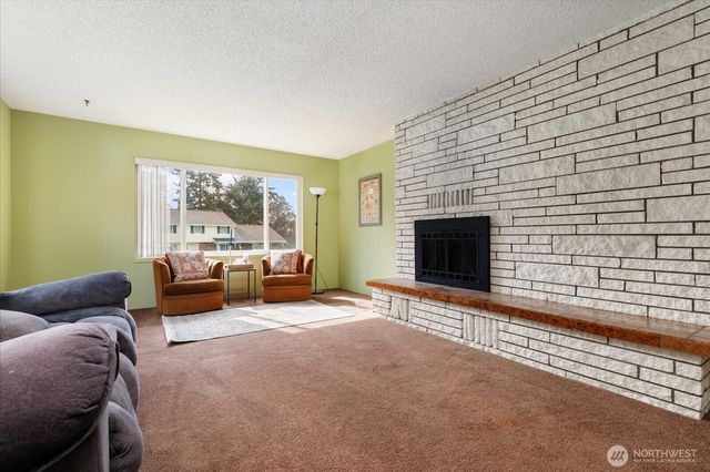 1552 NE Narrows Avenue, Oak Harbor, WA 98277