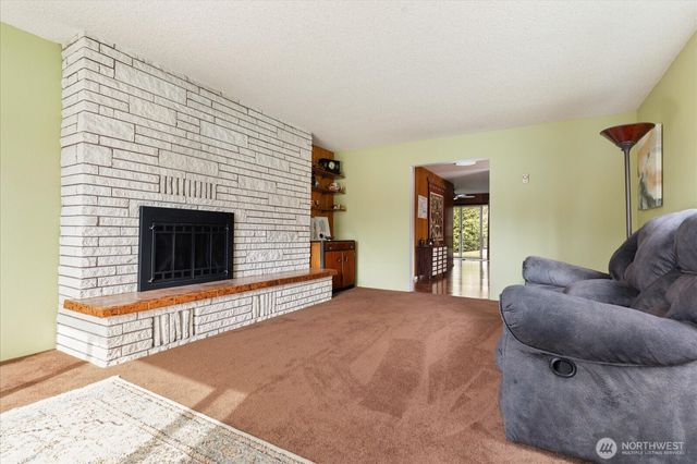 1552 NE Narrows Avenue, Oak Harbor, WA 98277