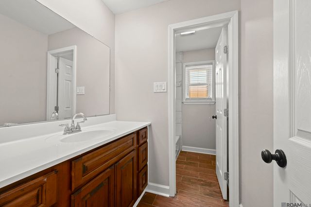 10844 Carmel Dr, Baton Rouge, LA 70818