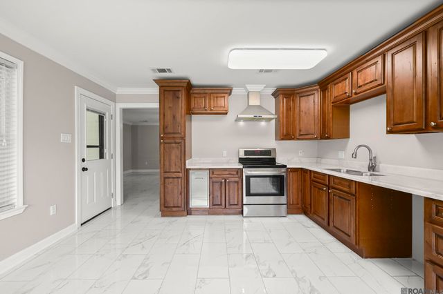 10844 Carmel Dr, Baton Rouge, LA 70818