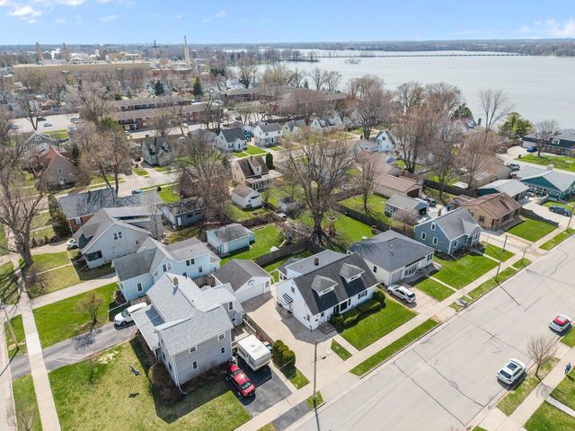 241 SUNSET DRIVE, Menasha, WI 54952