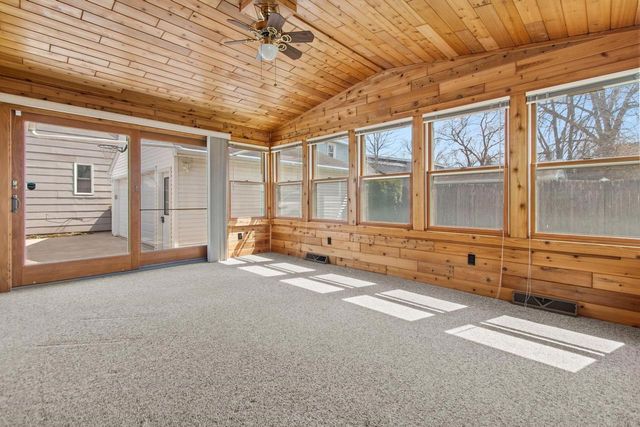241 SUNSET DRIVE, Menasha, WI 54952