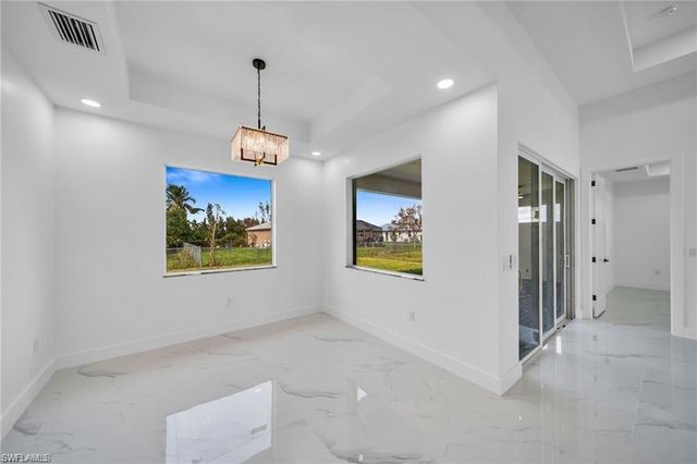 427 SW 21st TER, Cape Coral, FL 33991