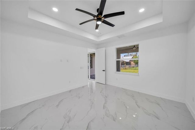 427 SW 21st TER, Cape Coral, FL 33991