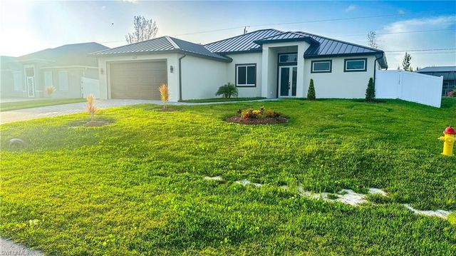 427 SW 21st TER, Cape Coral, FL 33991
