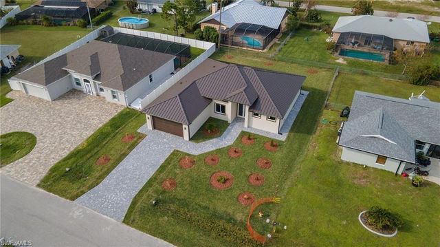 427 SW 21st TER, Cape Coral, FL 33991