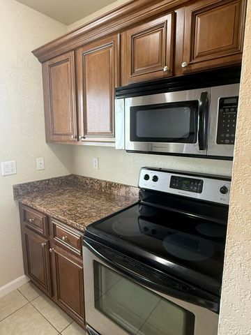 578 NE 20th Street 10e, Wilton Manors, FL 33305